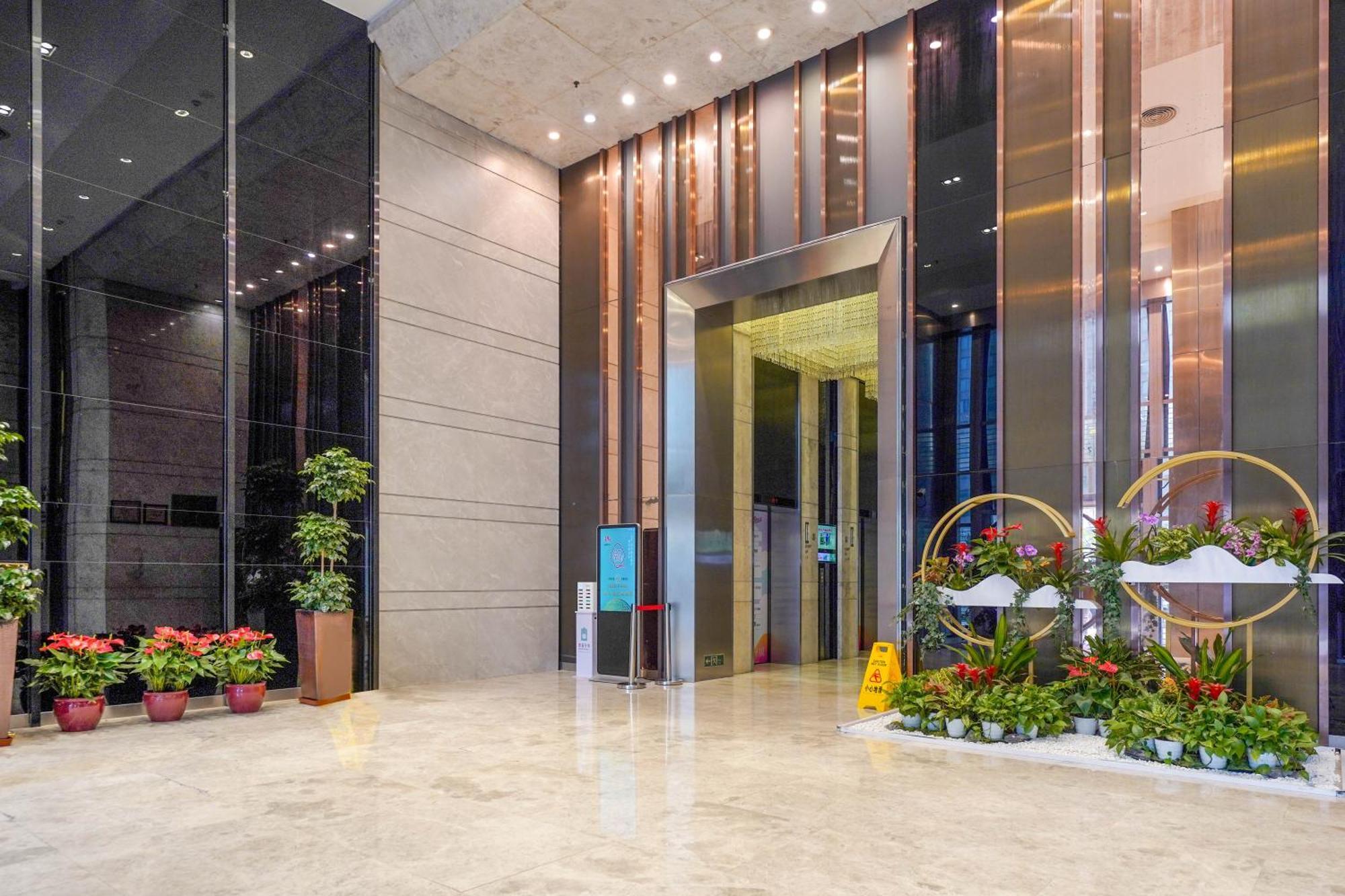 Ht Legend Hotel Changgang Metro Station Exit F -Direct To Canton Fair Exterior photo