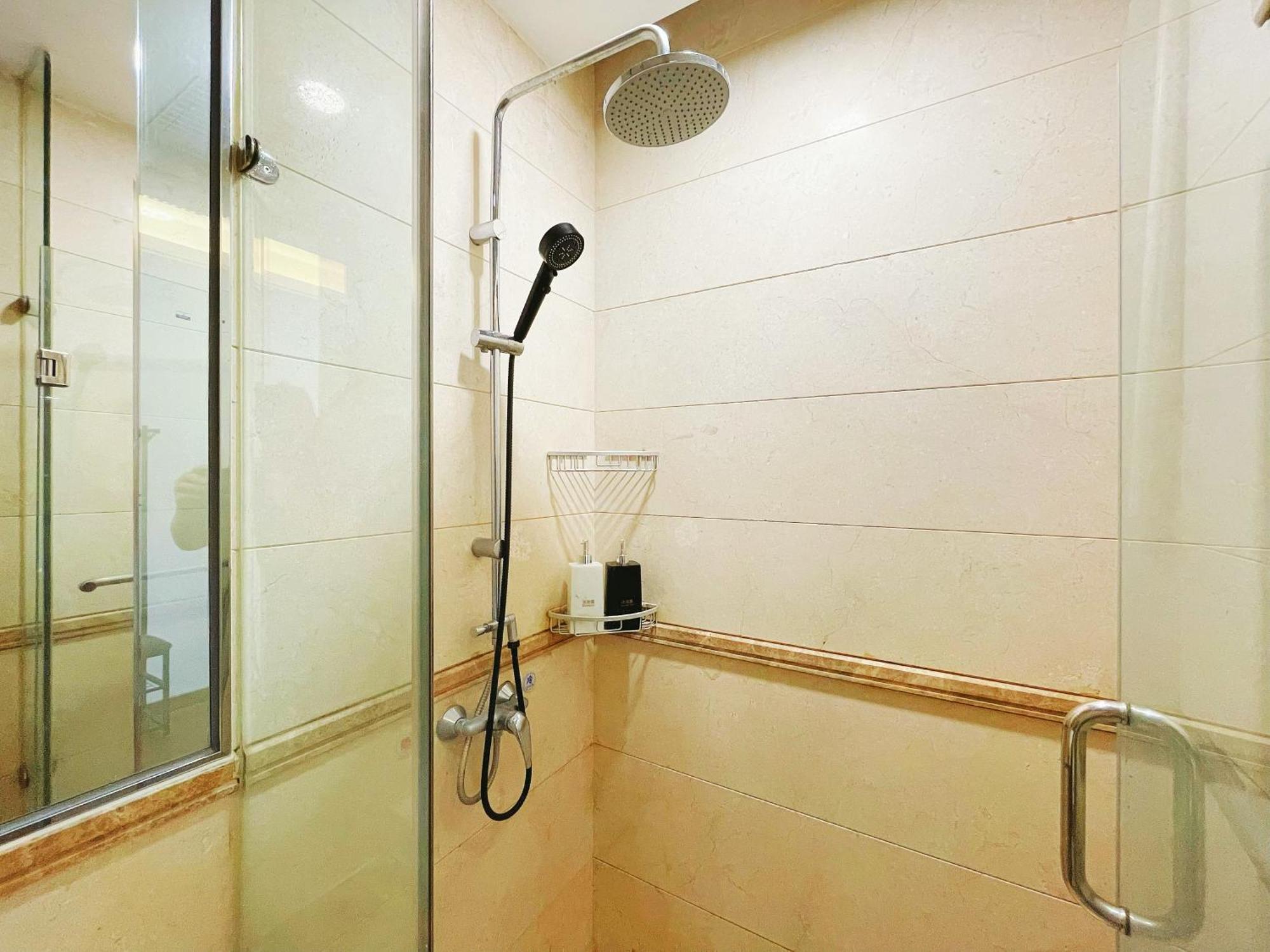 Ht Legend Hotel Changgang Metro Station Exit F -Direct To Canton Fair Exterior photo